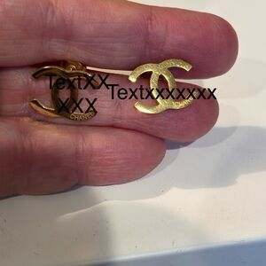 DESIGNER GOLD STUD EARRINGS IN DESIGNER POUCH